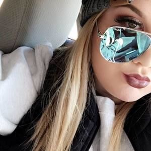 Meet your Posher, Caroline